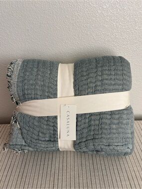 NWT King Reversible Textured Cotton Chambray Coverlet Dark Teal Blue - Casaluna